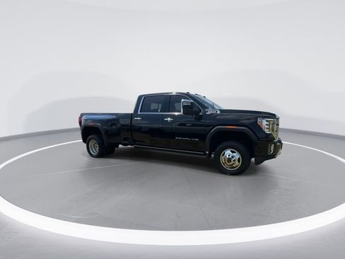 Used 2023 GMC Sierra 3500 Denali w/ Denali Ultimate Package AWD/4WD image 2
