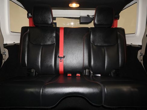 Used 2017 Jeep Wrangler Unlimited Rubicon image 28