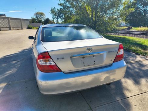 Used 2003 Toyota Camry XLE image 2