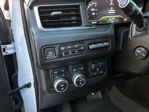 Used 2023 GMC Yukon XL Denali Ultimate image 14