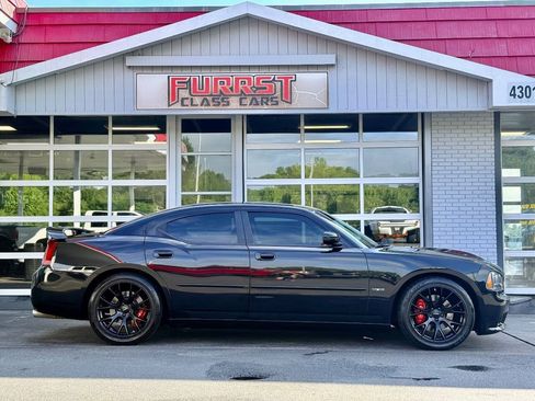 Used 2006 Dodge Charger SRT8 w/ SRT Option Group III RWD image 2