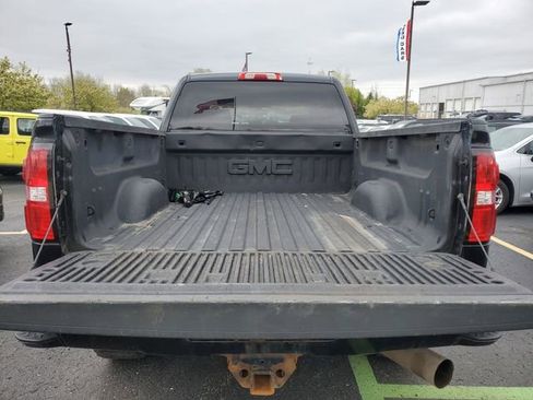 Used 2017 GMC Sierra 2500 SLT w/ All-Terrain HD Package AWD/4WD image 28
