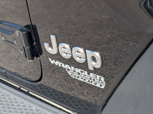 Used 2021 Jeep Wrangler Unlimited Sport w/ Sun And Sound Package AWD/4WD image 14