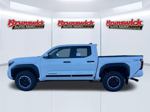 New 2025 Toyota Tacoma TRD Off-Road image 3