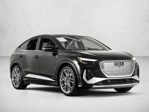 Certified 2025 Audi Q4 e-tron Premium Plus w/ Premium Plus image 3