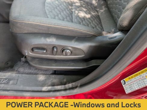 Used 2019 Chevrolet Equinox LT FWD image 15