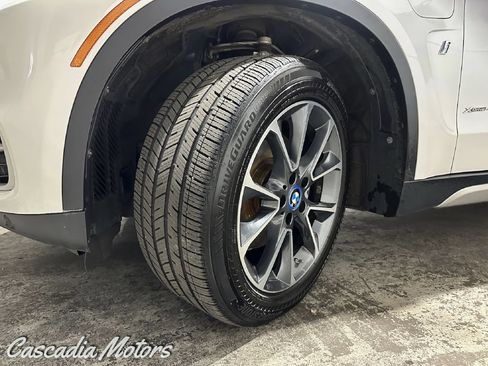 Used 2017 BMW X5 xDrive40e AWD/4WD image 32