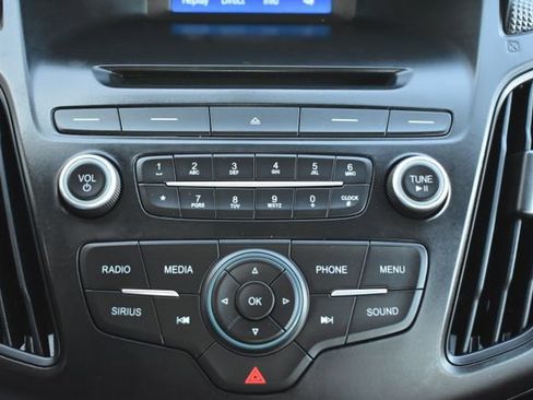 Used 2017 Ford Focus SE image 23