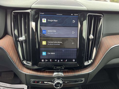 Used 2023 Volvo XC60 B5 Plus image 21