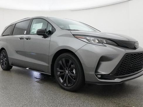 New 2026 Toyota Sienna XSE FWD image 29