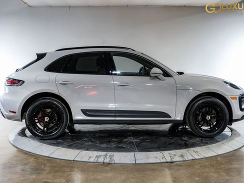 Used 2023 Porsche Macan AWD/4WD image 9