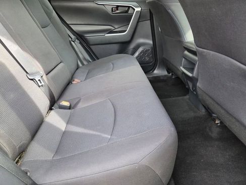 Used 2019 Toyota RAV4 LE FWD image 29