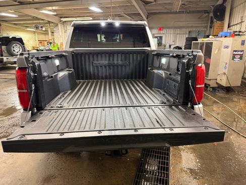 Used 2025 Toyota Tacoma TRD Sport w/ TRD Sport Upgrade Package image 18