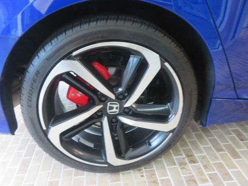 Used 2021 Honda Accord Sport image 9