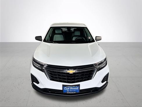 Used 2022 Chevrolet Equinox LS w/ LS Convenience Package AWD/4WD image 3