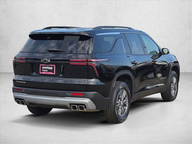 Used 2025 Chevrolet Traverse LT FWD image 5