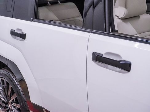 Used 2025 Hyundai Santa Fe Calligraphy image 10