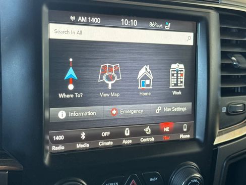 Used 2018 RAM 2500 Laramie w/ Sport Appearance Group AWD/4WD image 19