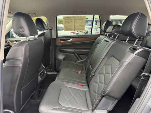 Used 2025 Volkswagen Atlas SE AWD/4WD image 26