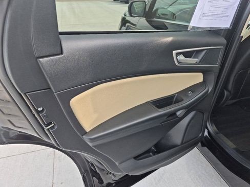 Used 2021 Ford Edge SEL AWD/4WD image 12