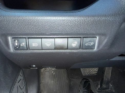 Used 2021 Toyota RAV4 XLE w/ Convenience Package AWD/4WD image 17