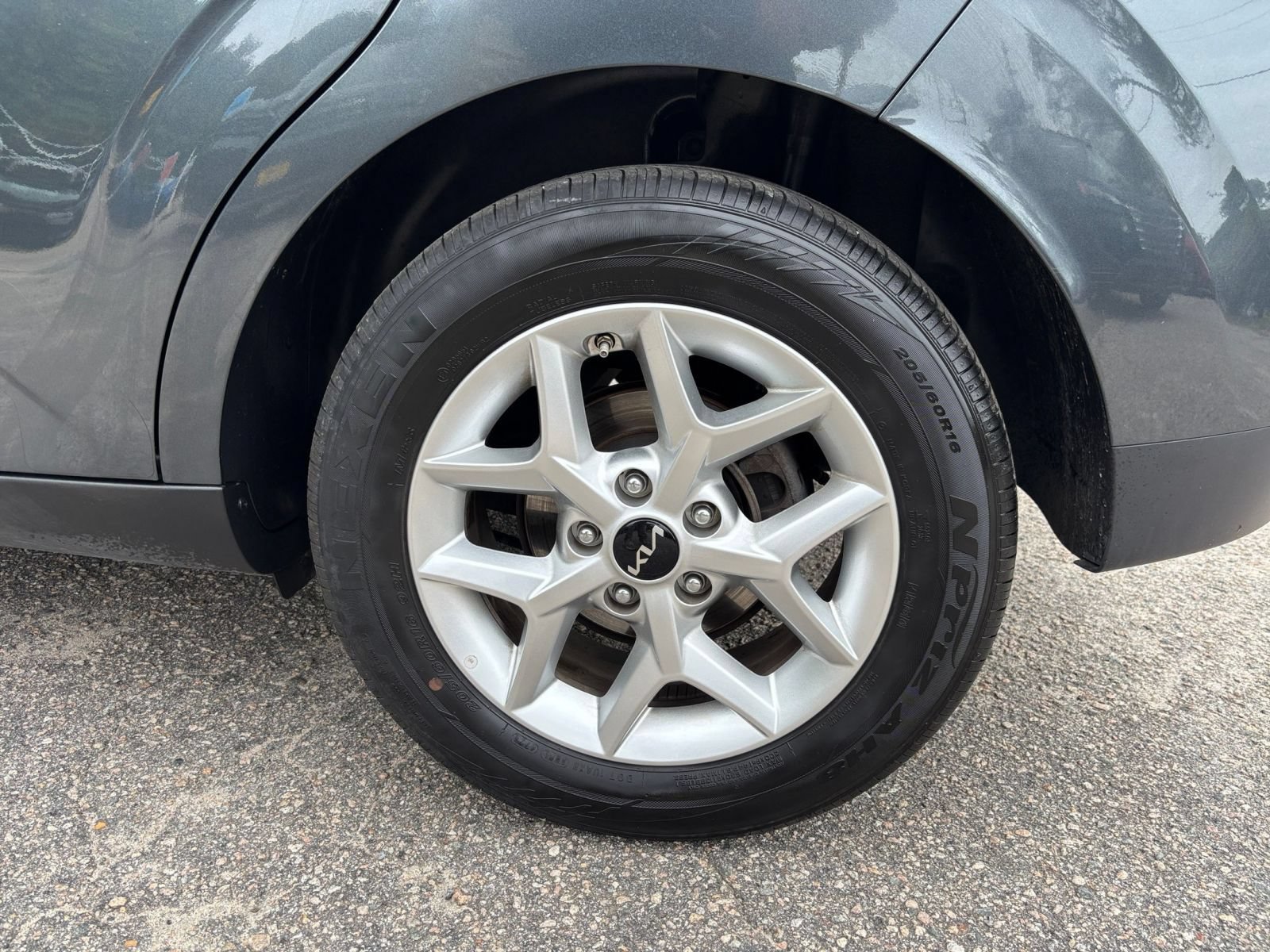 Used 2025 Kia Soul LX w/ LX Technology Package FWD image 26