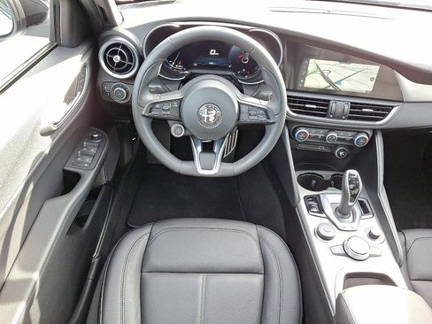 Used 2024 Alfa Romeo Giulia Ti AWD/4WD image 11