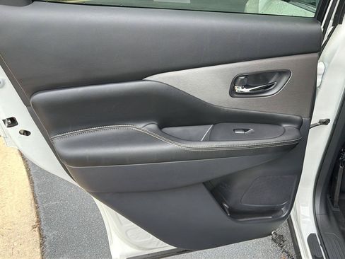 Used 2024 Nissan Murano SV FWD image 17