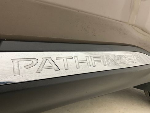 Used 2023 Nissan Pathfinder Platinum AWD/4WD image 31
