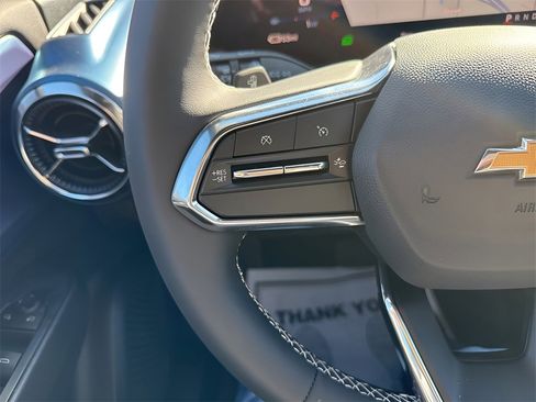 New 2026 Chevrolet Equinox EV LT image 31