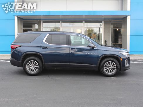 Used 2023 Chevrolet Traverse LT AWD/4WD image 3