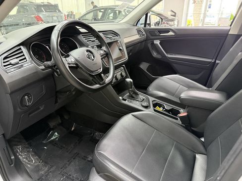 Used 2019 Volkswagen Tiguan SE AWD/4WD image 19