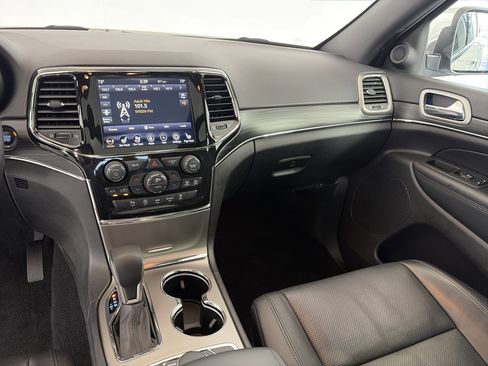 Used 2021 Jeep Grand Cherokee Limited w/ Luxury Group II AWD/4WD image 4