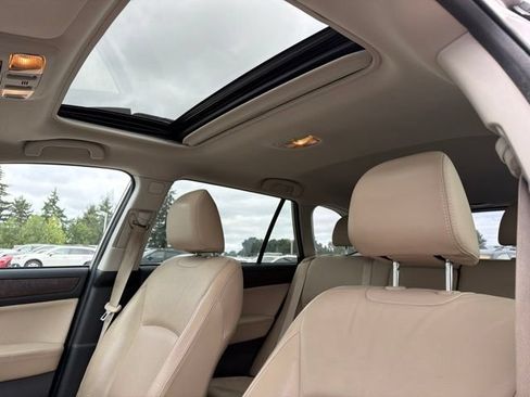 Used 2017 Subaru Outback 2.5i Limited AWD/4WD image 12