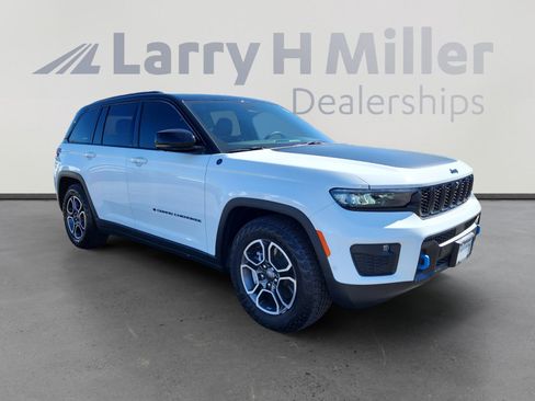 Used 2024 Jeep Grand Cherokee Trailhawk w/ Advanced Protech Group II image 7
