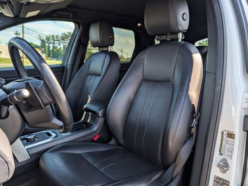 Used 2019 Land Rover Discovery Sport HSE AWD/4WD image 14