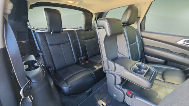Used 2018 Nissan Pathfinder Platinum FWD image 15