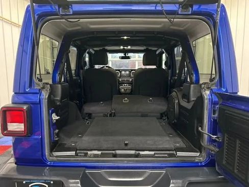 Used 2020 Jeep Wrangler Unlimited Sahara w/ Uconnect 4C Nav & Sound Group image 14