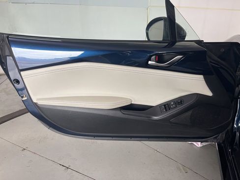 Used 2021 MAZDA MX-5 Miata RF Grand Touring RWD image 22