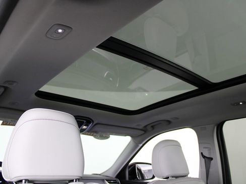 Used 2022 Jeep Grand Cherokee L Overland w/ MOPAR Finishing Package image 25