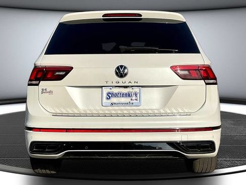 Used 2023 Volkswagen Tiguan SE R-Line FWD image 6