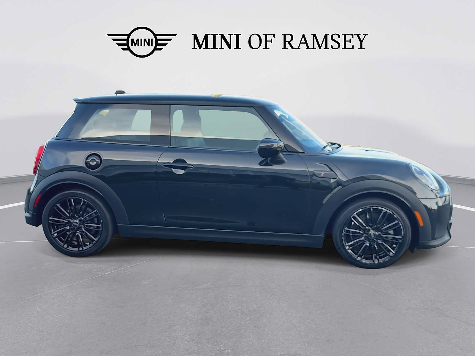 Used 2024 MINI Cooper S FWD image 9