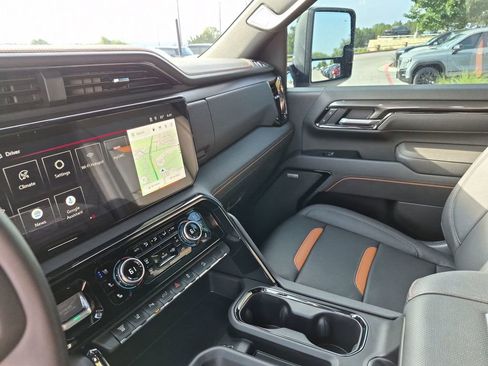 Used 2026 GMC Sierra 2500 AT4 w/ AT4 Premium Plus Package AWD/4WD image 24