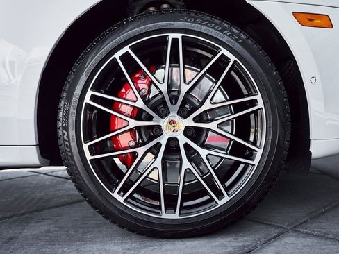 Used 2025 Porsche Macan GTS AWD/4WD image 24