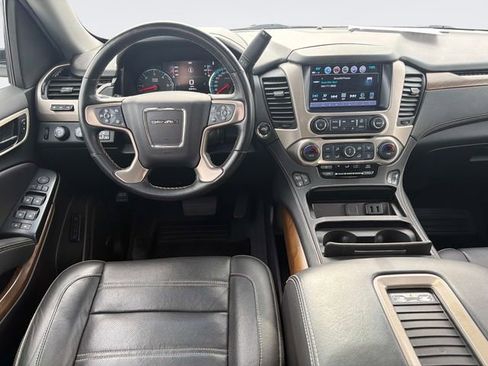 Used 2019 GMC Yukon Denali w/ Denali Ultimate Package image 17