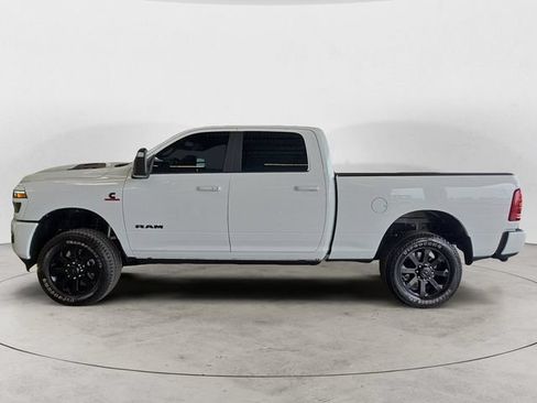 Used 2025 RAM 3500 Laramie AWD/4WD image 8