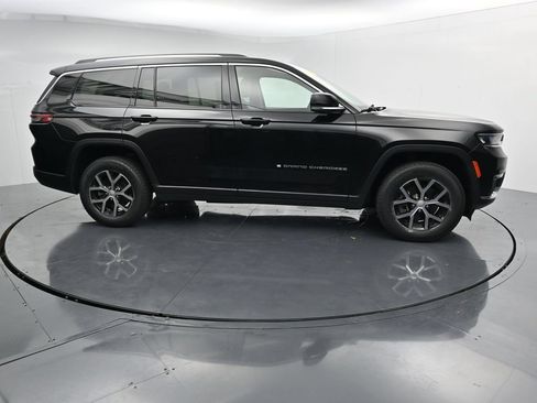 Used 2023 Jeep Grand Cherokee L Limited AWD/4WD image 9