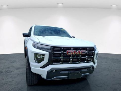 Used 2024 GMC Canyon AT4 w/ Technology Package AWD/4WD image 19