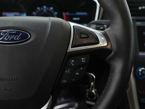 Used 2015 Ford Fusion SE w/ Equipment Group 202A image 25