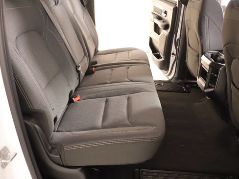Used 2019 RAM 1500 Big Horn AWD/4WD image 14